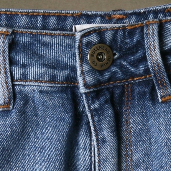 Bullhead High Rise Distressed Shorts Med Wash Sz3. - Picture 2 of 7